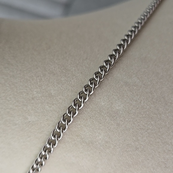 Elegant Silver Chain Necklace, NWT - Picture 5 of 7